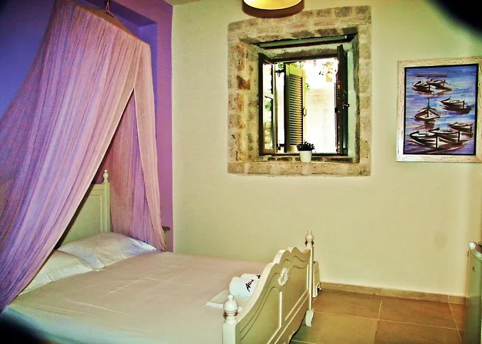 Alicelia Boutique Vathy (Ithaca)