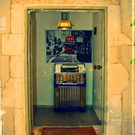 Πανσιόν Alicelia Boutique 3*